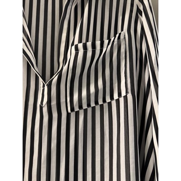 Black & White Striped Button-Up Blouse By Tobi Long Sleeve Chest Pocket 100% Pol - Picture 3 of 7